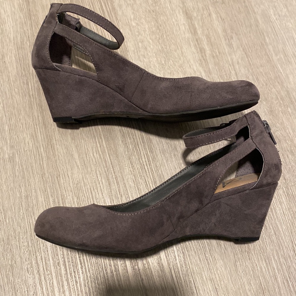 Gray suede wedges with cute cut-out detail